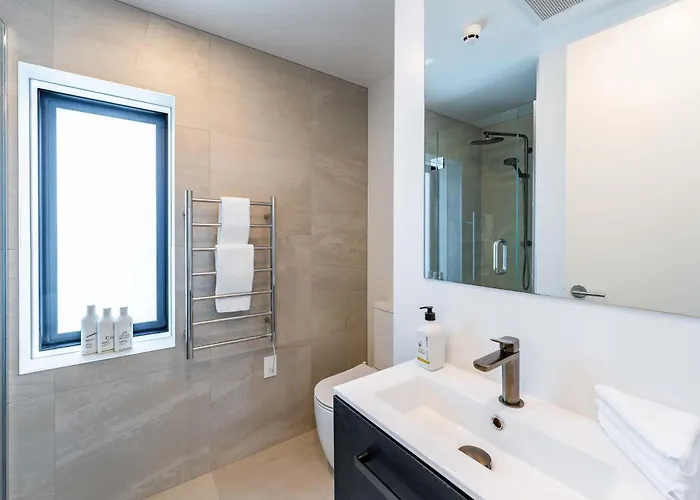 Apartment Contemporary Northlake *