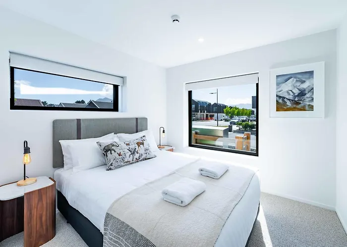 Contemporary Northlake *