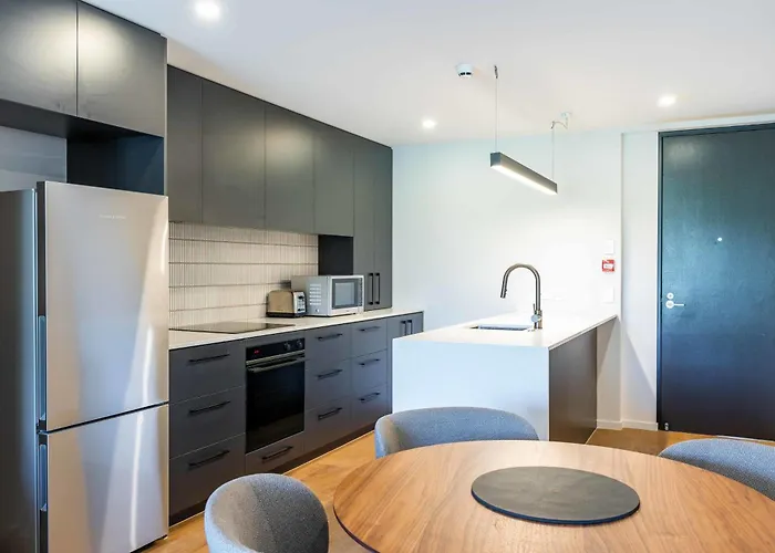 Contemporary Northlake * Wanaka