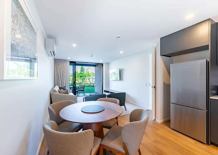 Contemporary Northlake *