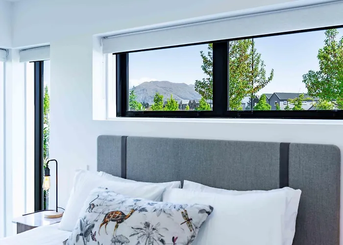 Contemporary Northlake Wanaka