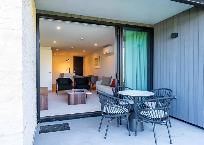 Contemporary Northlake *